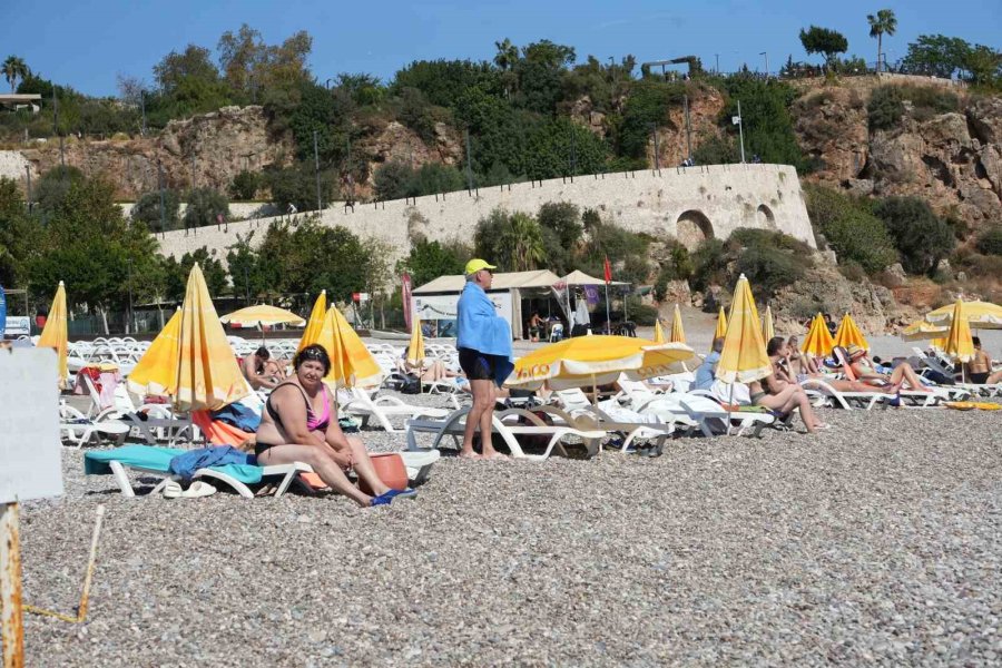 Antalya’nın Sabahı Kış, Öğleni Yaz Oldu, Tatilciler Neye Uğradığını Şaşırdı