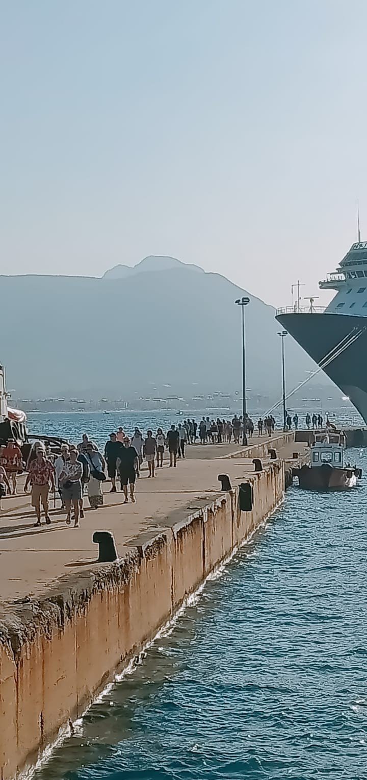 Marella Discovery, Bin 772 Turistle Alanya Limanı’na Demirledi