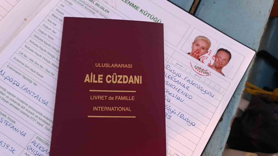 Rus Ve Ukraynalı Çiftin Aşkı Antalya’da Nikahla Taçlandı