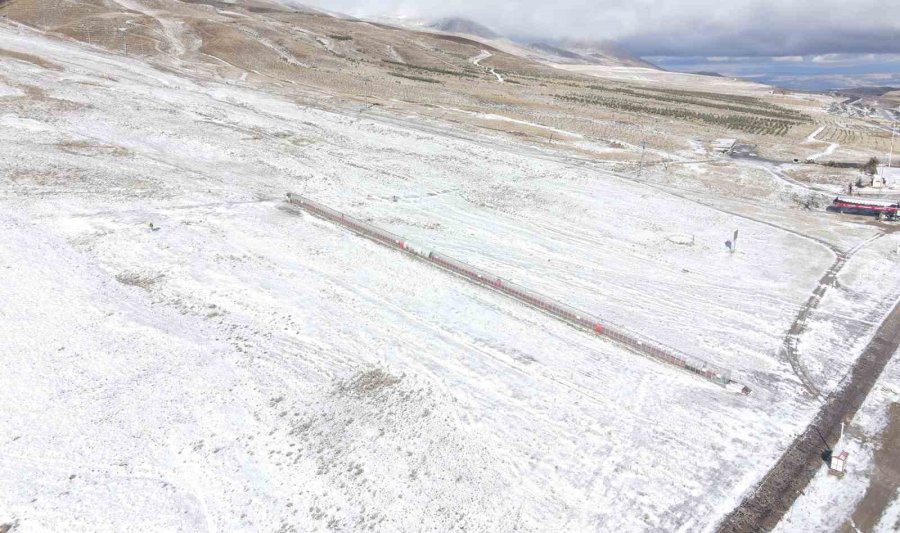 Erciyes Beyaza Büründü