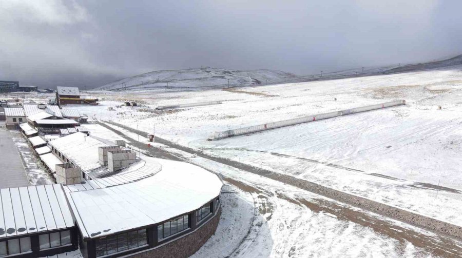 Erciyes Beyaza Büründü