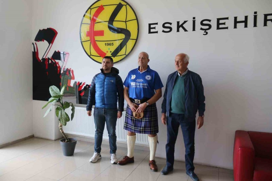 İskoç Taraftar Eskişehirspor’a Destek Olmak İçin 11 Bin 845 Kilometre Seyahat Etti