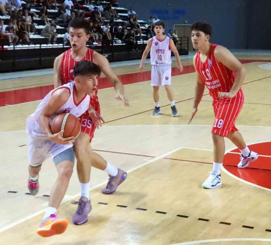 Kepez Basketbol Takımı, Geriye Düştüğü Maçı Farklı Kazandı