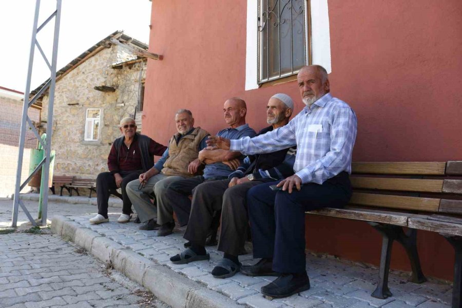 Konya’da 40 Yıldır Muhtarlık Yapmanın Gururunu Yaşıyor