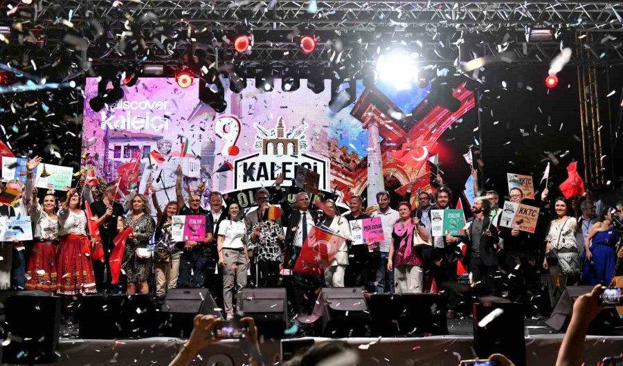 Kaleiçi Old Town Festivali Geleneksel Korteji Antalya Sokaklarını Renklendirdi