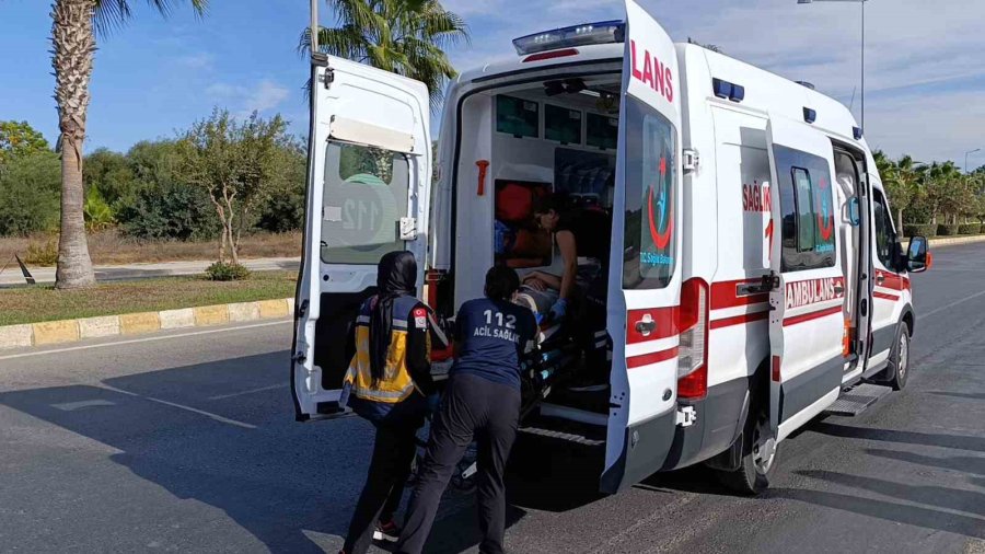 Antalya’da 2 Motosiklet Çarpıştı: 1 Yaralı