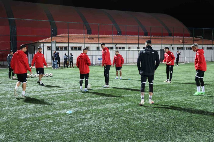 Lige 2’de 2 Yaparak Başlayan Eskişehirspor, Evindeki İlk Maçta Galibiyet İstiyor