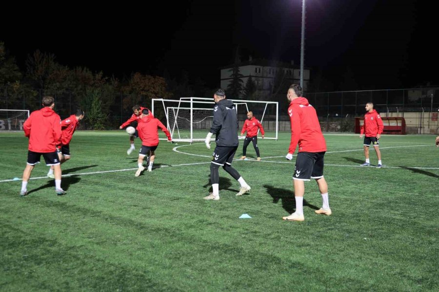 Lige 2’de 2 Yaparak Başlayan Eskişehirspor, Evindeki İlk Maçta Galibiyet İstiyor