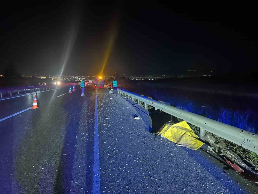 Otomobilin Çarpıp Kaçtığı Motosikletin Sürücüsü Hayatını Kaybetti