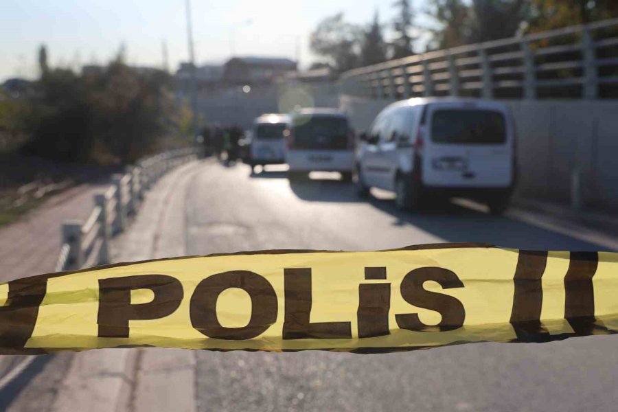 Polisi Fark Edince Kaçan Şüpheli, Kaza Yapınca Yakalandı