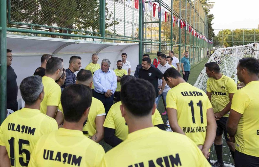 Mersin Büyükşehir Belediyesi ’3. Birimler Arası Futbol Turnuvası’ Başladı