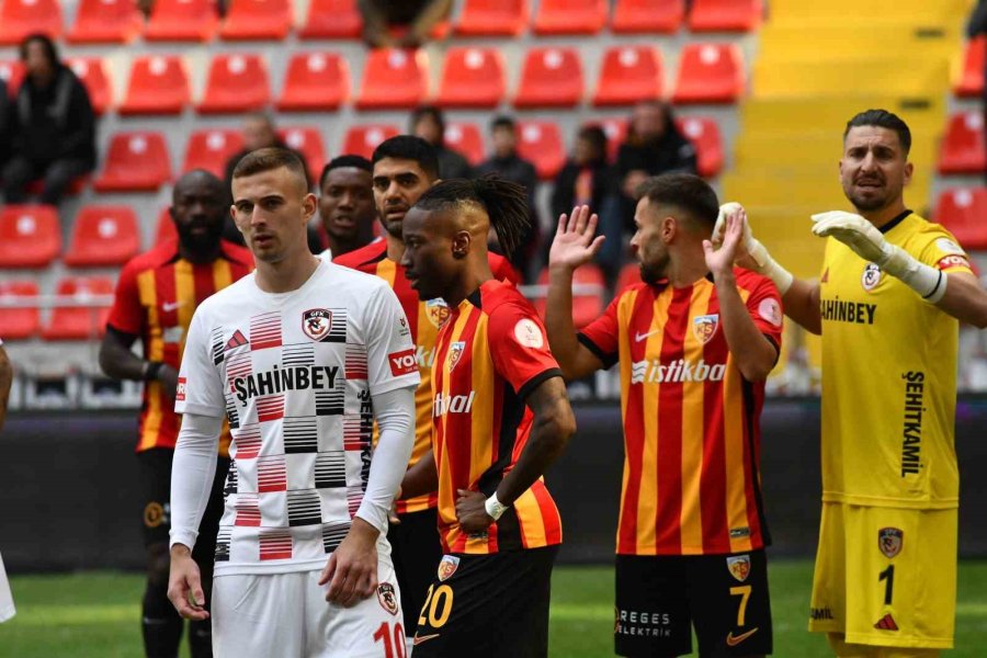 Trendyol Süper Lig: Kayserispor: 1 - Gaziantep Fk: 2 (ilk Yarı)