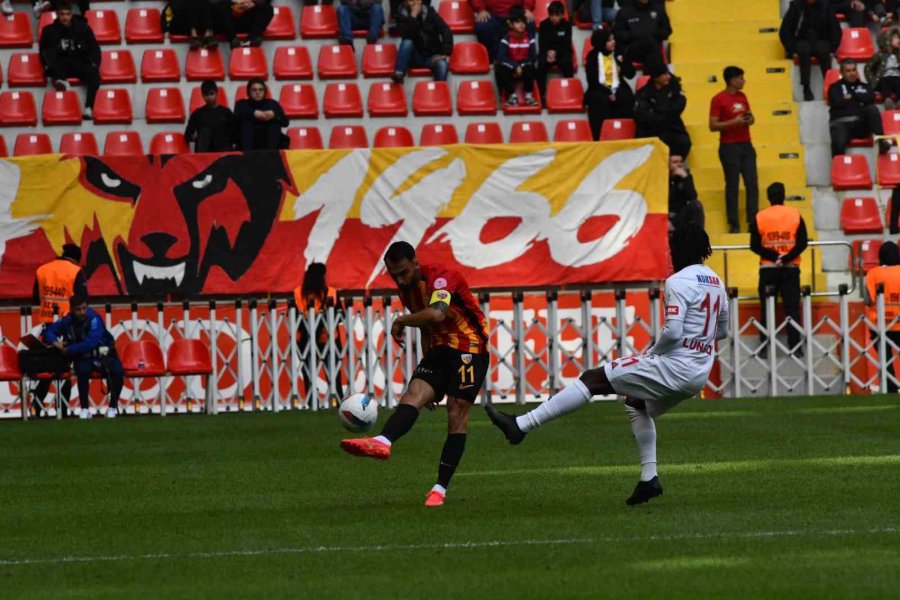 Trendyol Süper Lig: Kayserispor: 1 - Gaziantep Fk: 2 (ilk Yarı)