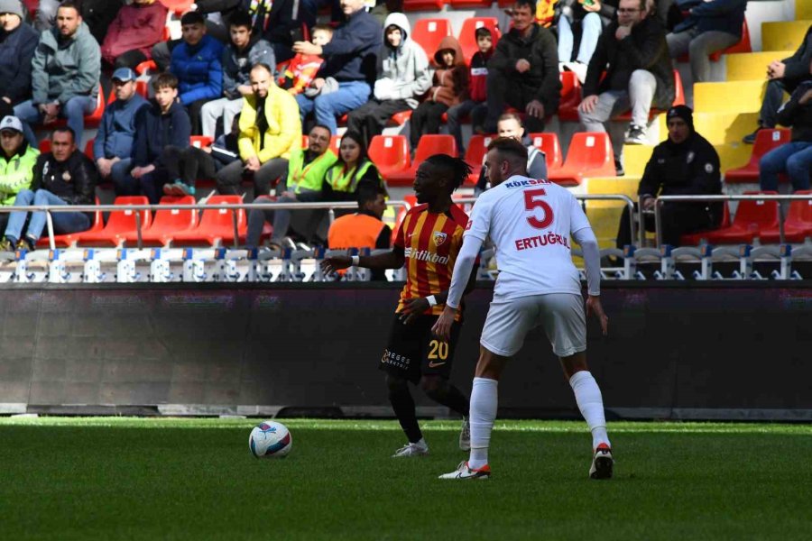 Trendyol Süper Lig: Kayserispor: 1 - Gaziantep Fk: 2 (ilk Yarı)