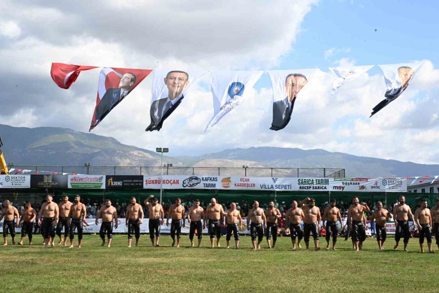 Kaş Güreşleri’nin Başpehlivanı İsmail Balaban Oldu