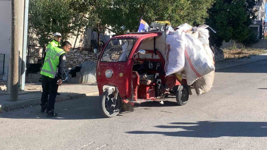 Karaman’da Elektrikli Motosikletler Çarpıştı: 1 Yaralı