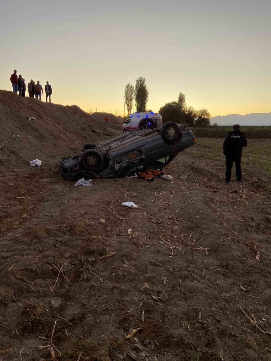 Otomobil Şarampole Devrildi, Sürücü Hayatını Kaybetti