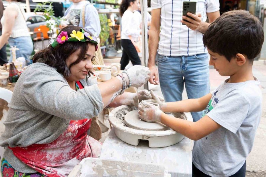 Mersin’de ’kushimoto Sokak Sanatçıları Festivali’ Coşkusu