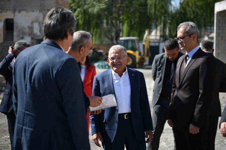 Başkan Büyükkılıç; Tarihi Kayseri Mahallesi Dokusunu Ortaya Çıkaracak Projeyi Yerinde İnceledi