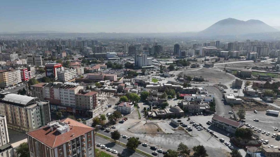 Başkan Büyükkılıç; Tarihi Kayseri Mahallesi Dokusunu Ortaya Çıkaracak Projeyi Yerinde İnceledi