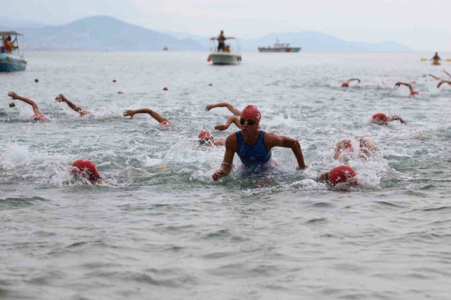 Halk Triatlonu 33. Alanya Uluslararası Triatlon Yarışması’yla Geri Dönüyor