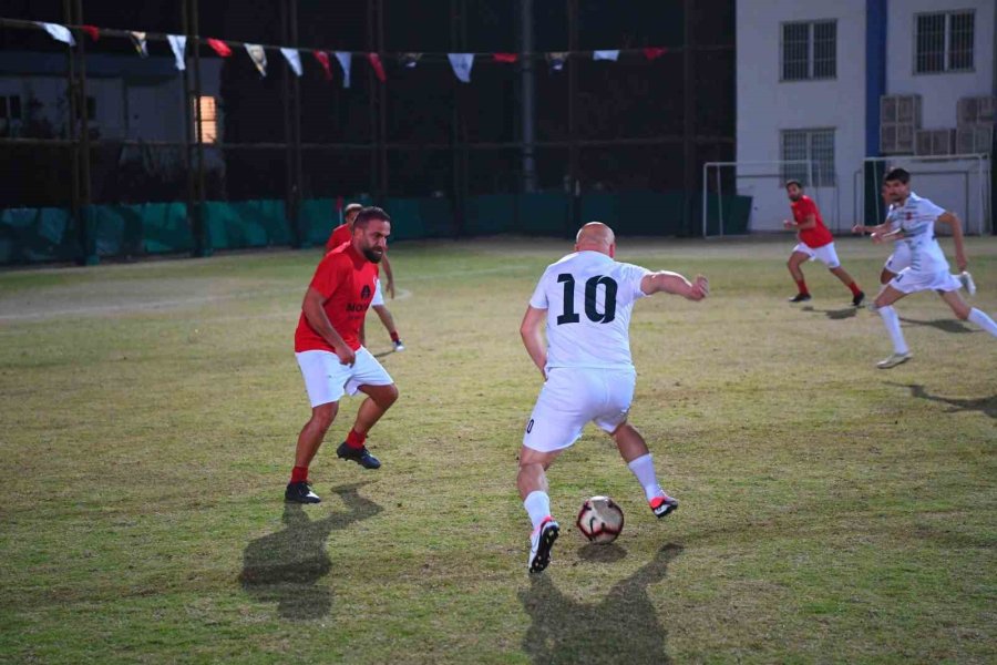 Mahalleler Arası Futbol Turnuvasında Heyecan Sürüyor