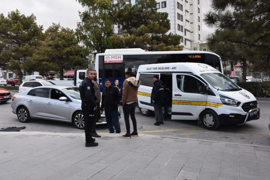 Gündüz Vakti Otomobili Kurşunladılar