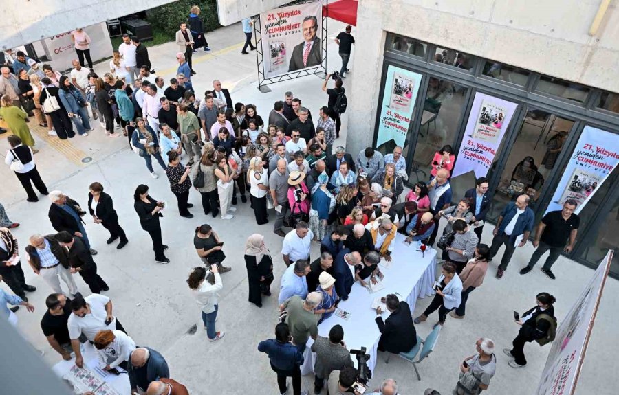 Muratpaşa Belediye Başkanı Ümit Uysal, Yeni Kitabını Tanıttı