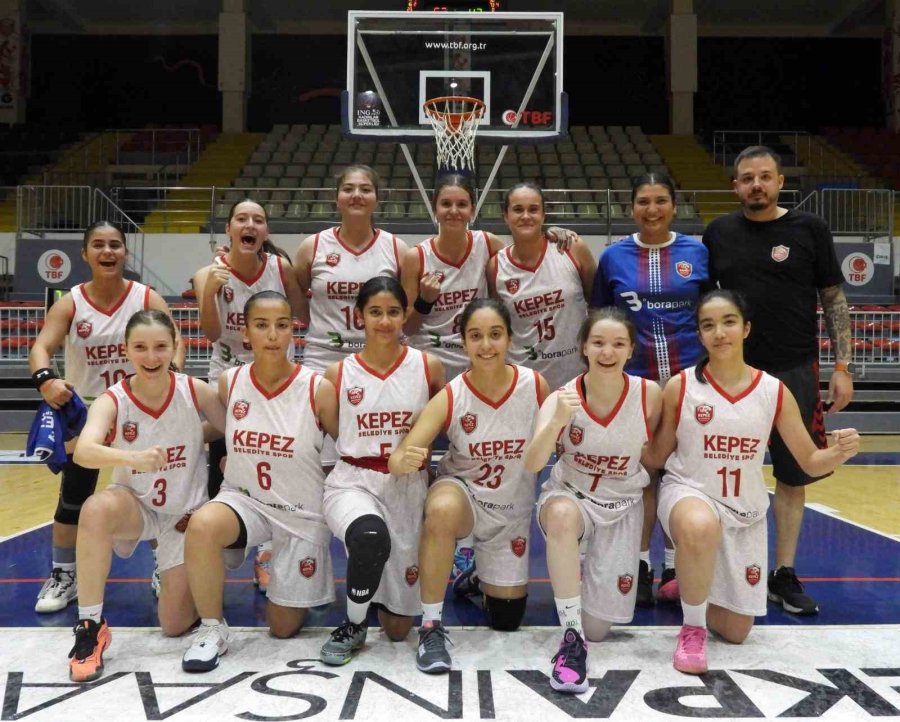 Kepez Belediyespor U16 Kadın Basketbol Takımı, 28 Sayı Farkla Kazandı