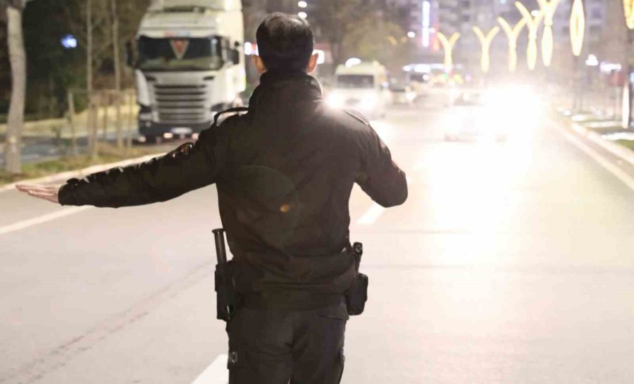 Aksaray’da Araç Ve Şahıslar Didik Didik Aranıyor