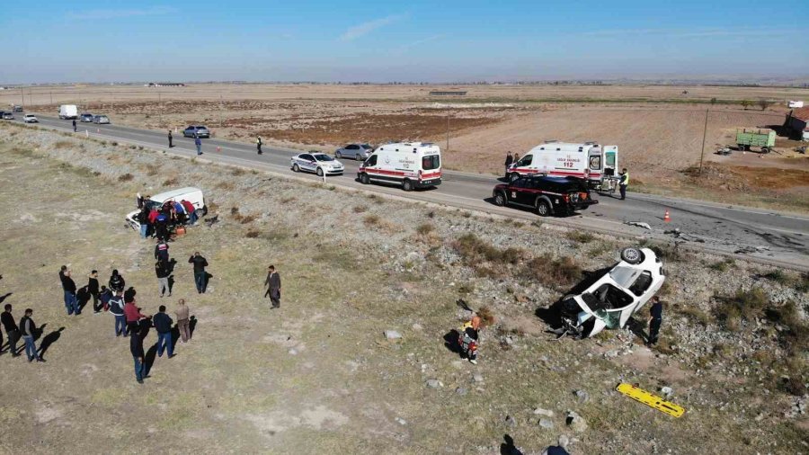 Can Pazarının Yaşandığı Ölümlü Kazada Aracı Devrilmesin Diye Vatandaşlar Tuttu