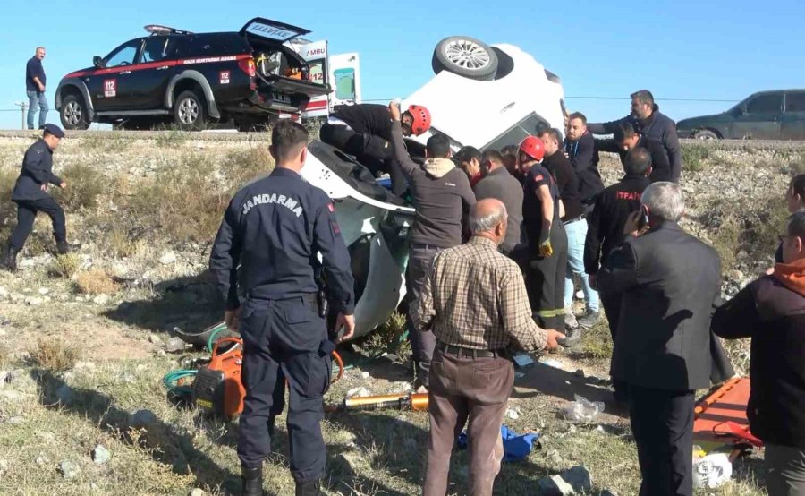 Can Pazarının Yaşandığı Ölümlü Kazada Aracı Devrilmesin Diye Vatandaşlar Tuttu