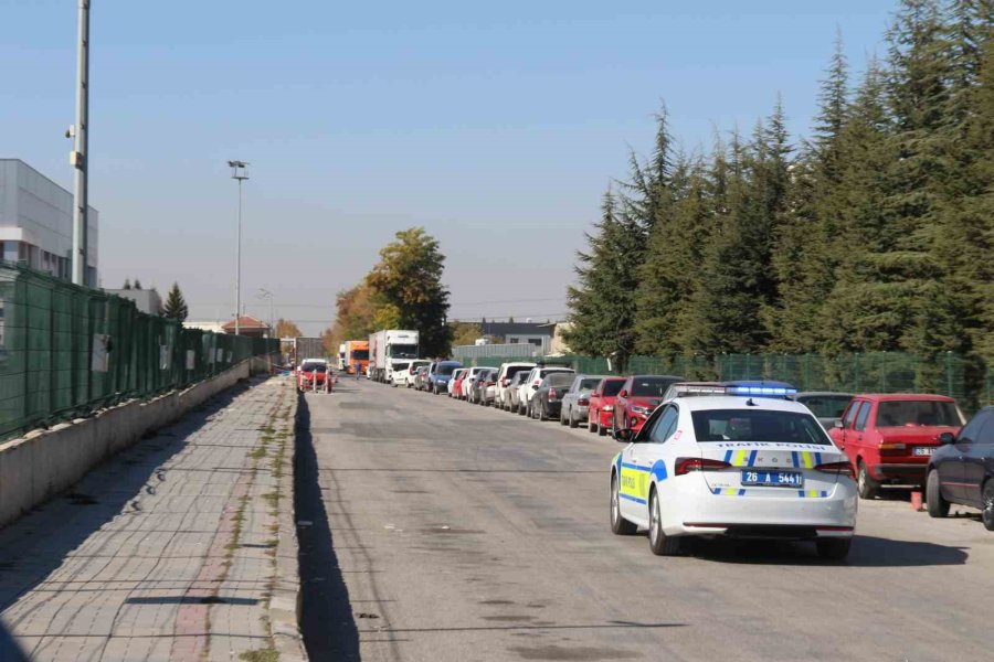 Eskişehir’de Şüpheli Paketten Poşet Çıktı