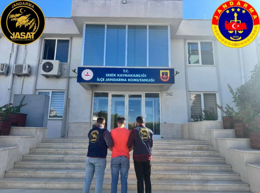 Antalya’da Jandarma 215 Aranan Şahsı Yakaladı