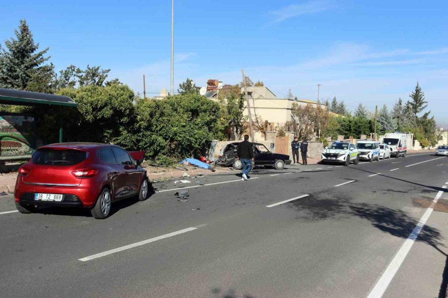 Kayseri’de Kaza Yapan Tofaş Perte Çıktı: 1 Ölü, 3 Yaralı