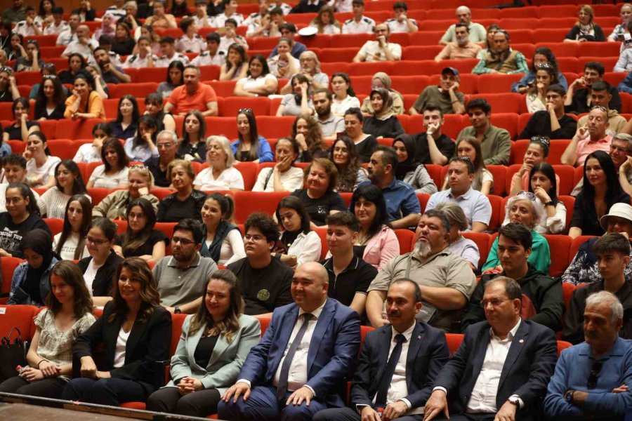 Antalya Kitap Fuarı’na İlk Günden Yoğun İlgi