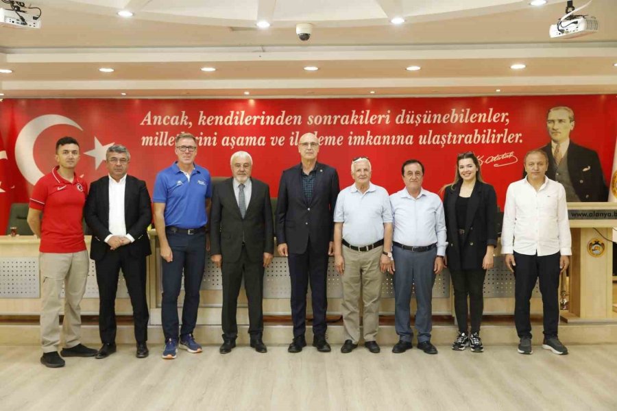 Alanya’da Triatlon Heyecanı Yarın Başlıyor