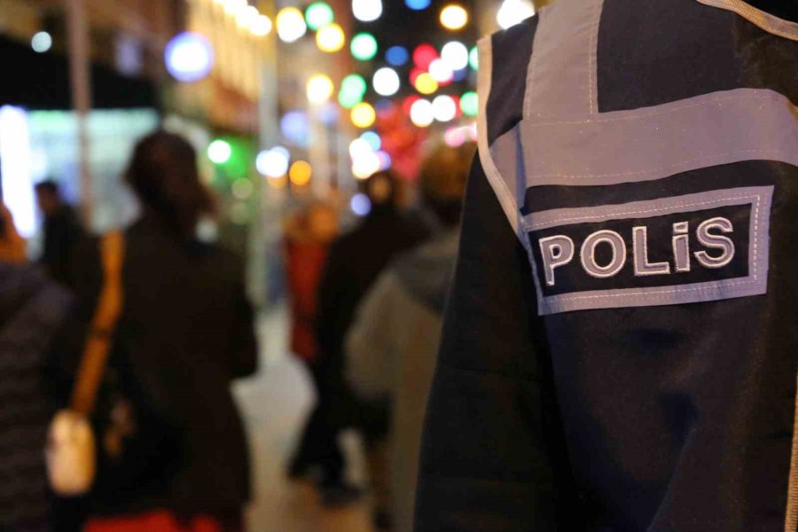 Polisin Denetimlerinde Bin 447 Kişi Sorguladı