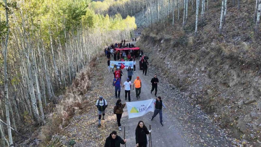 Başkan Özdoğan, Ortaseki Ormanları’nda Cumhuriyet Yürüyüşü’nde