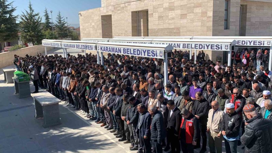 Lisede Arkadaşı Tarafından Öldürülen Öğrenci Son Yolculuğuna Uğurlandı