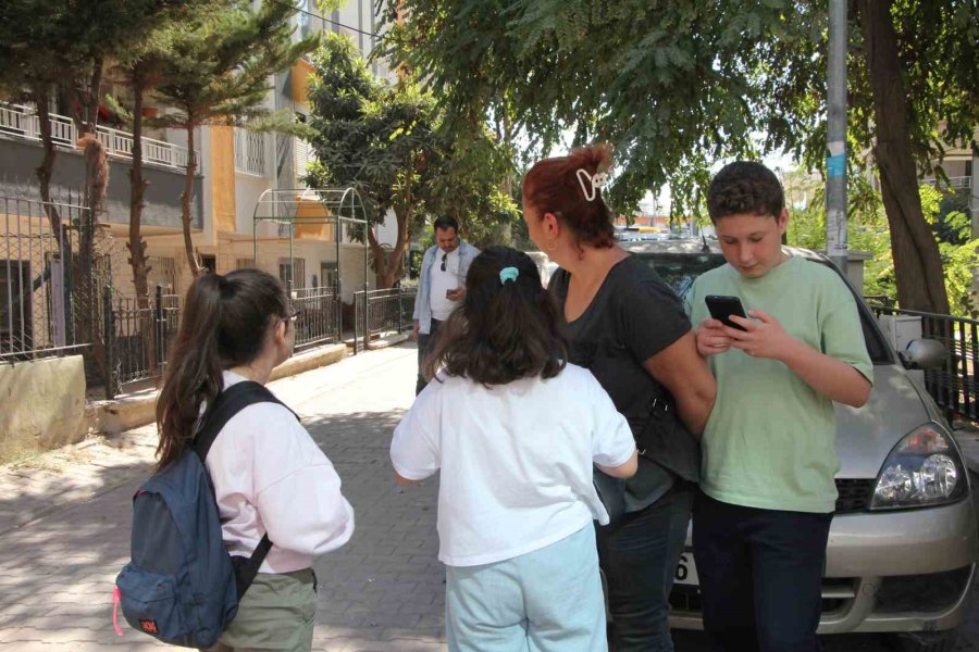 Yıkım, Deprem Paniği Yaşattı: Molozlar Öğrenciler İçerideyken Kurs Merkezinin Duvarını Yıktı