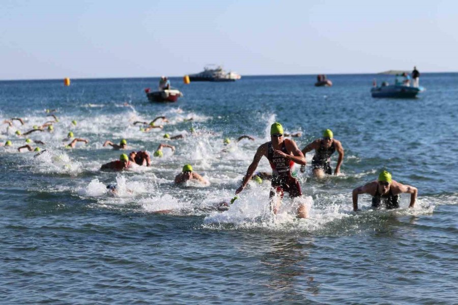 33. Alanya Triatlon Yarışması Yapıldı