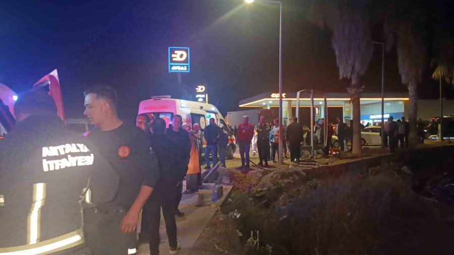 Antalya’da Zincirleme Kazada 6 Kişi Yaralandı, 5 Aylık Bebek Öldü