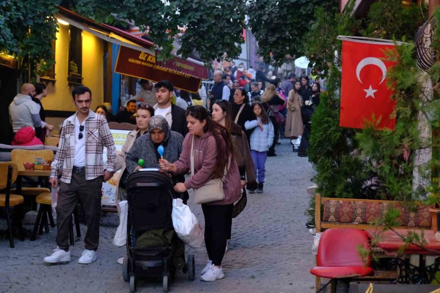 Yerli Turistler Odunpazarı’nda Yoğunluk Oluşturdu