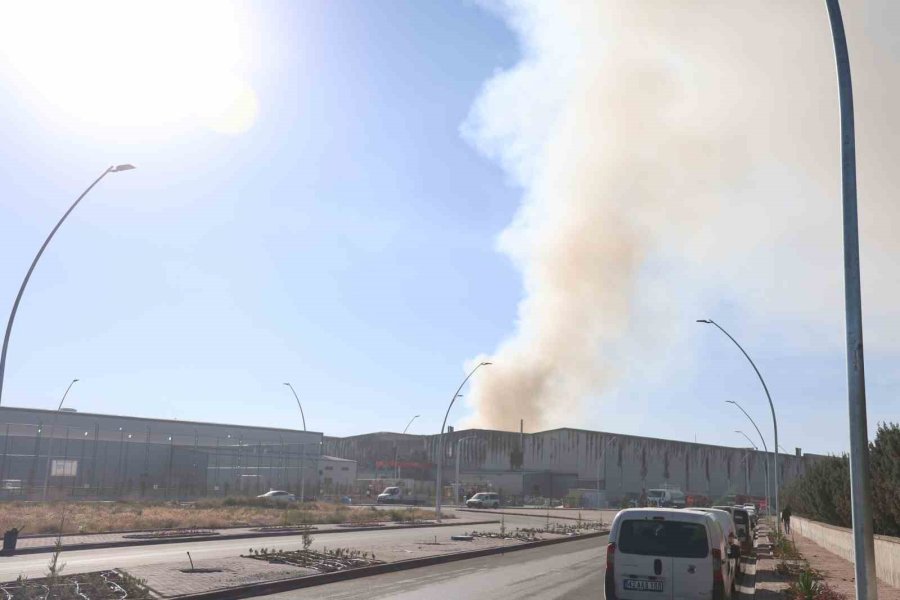 Konya’da Korkutan Fabrika Yangını