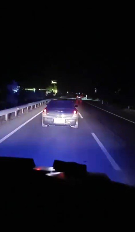 Yolu Kapatıp Ambulansa Geçit Vermedi