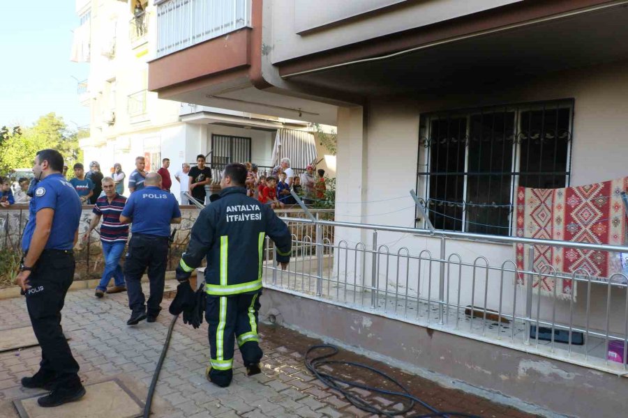 Eve Döndüklerinde Gördüklerine İnanamadı, Genç Kız Gözyaşlarını Tutamadı