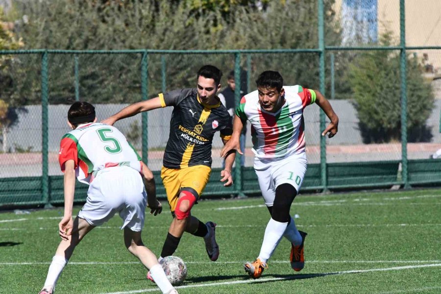 Kayseri 1. Amatör Küme: Talas Anayurtspor: 3 - İncesu Gençlikspor: 1