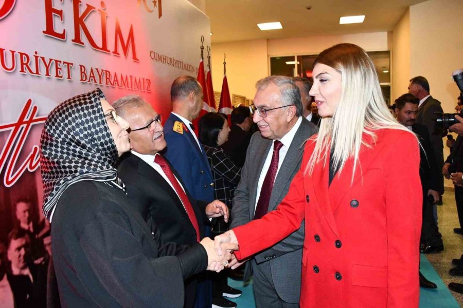 Kayseri’de ‘cumhuriyet Resepsiyonu’ Düzenlendi