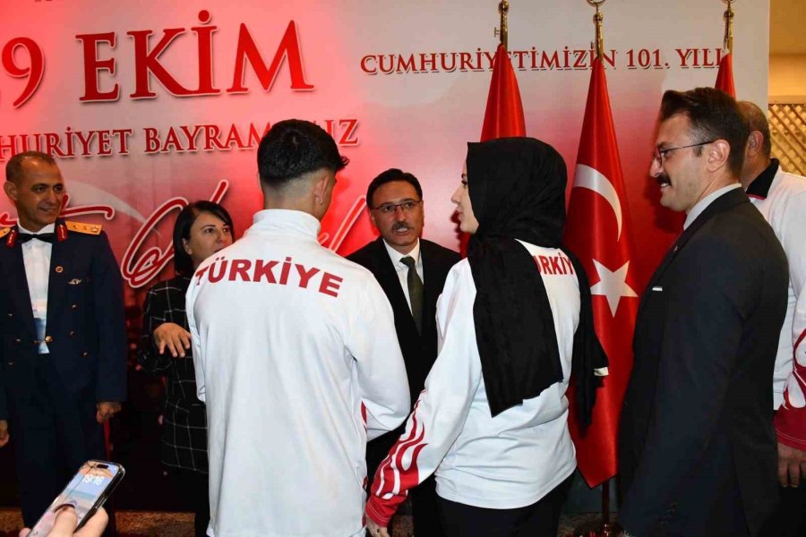 Kayseri’de ‘cumhuriyet Resepsiyonu’ Düzenlendi